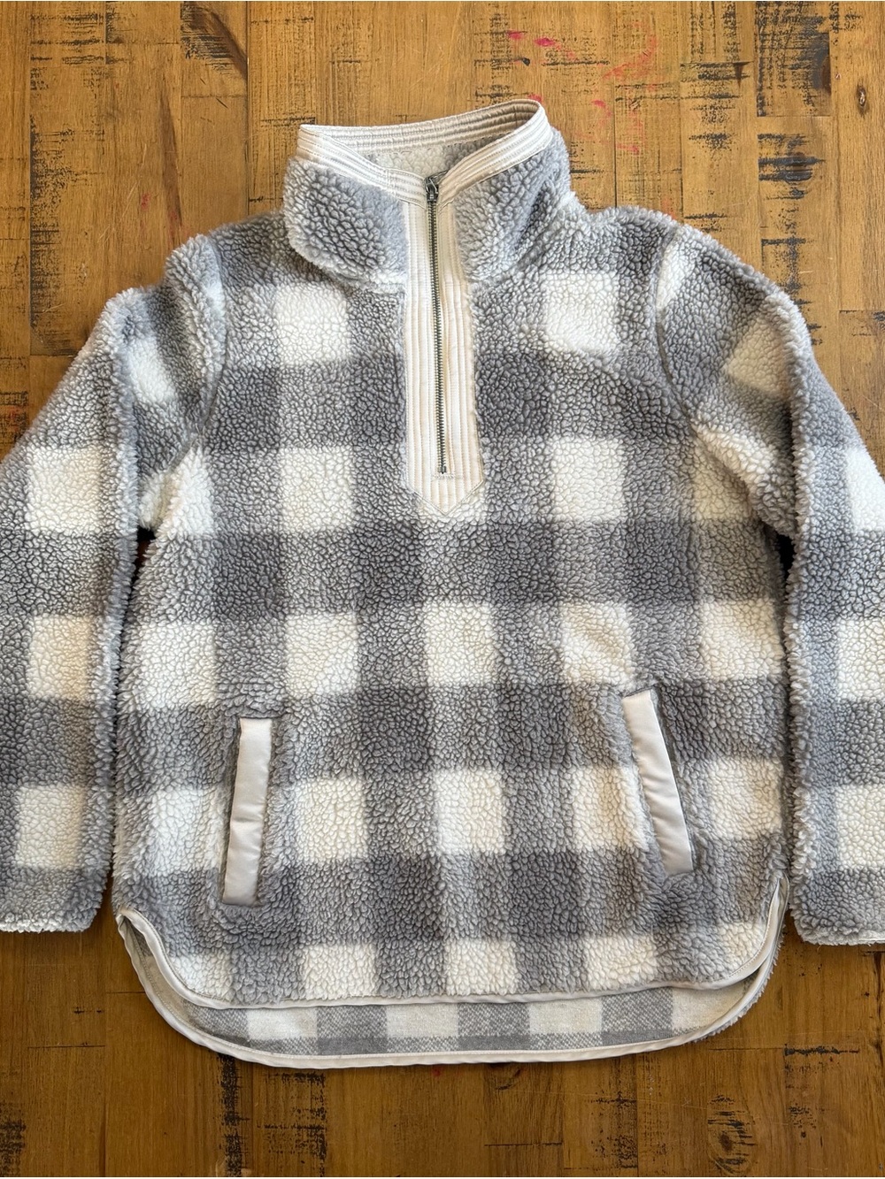 Women’s Abercrombie & Fitch Gray and White Check Sherpa Pullover